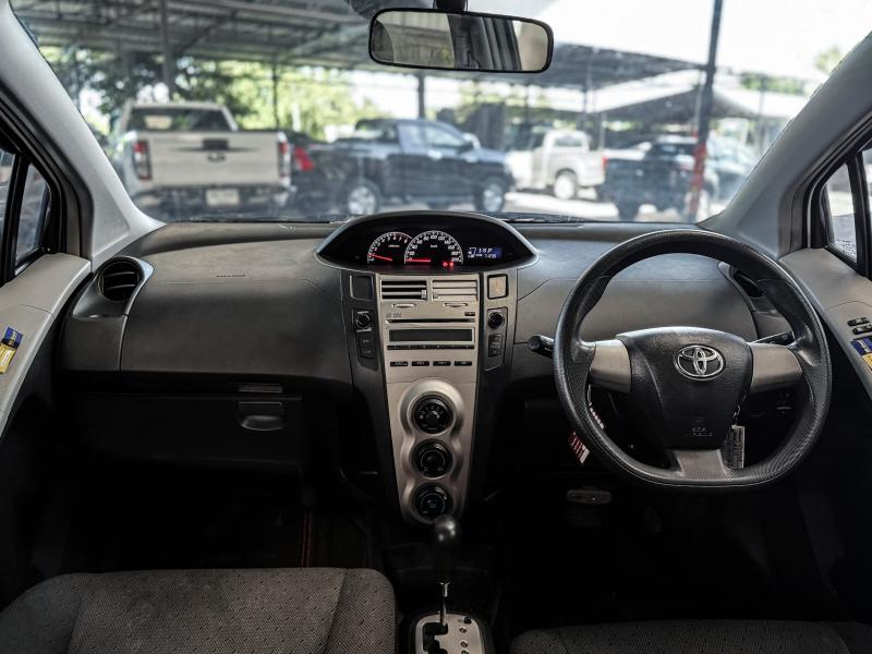 YARIS 1.5 E