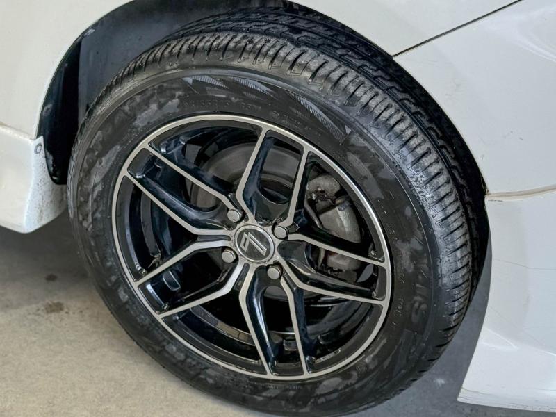 YARIS 1.5 E
