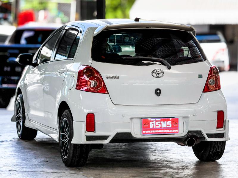YARIS 1.5 E