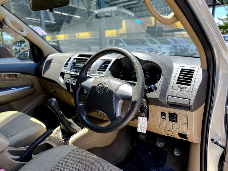 VIGO CHAMP 4DR 2.5 E PRERUNNER 