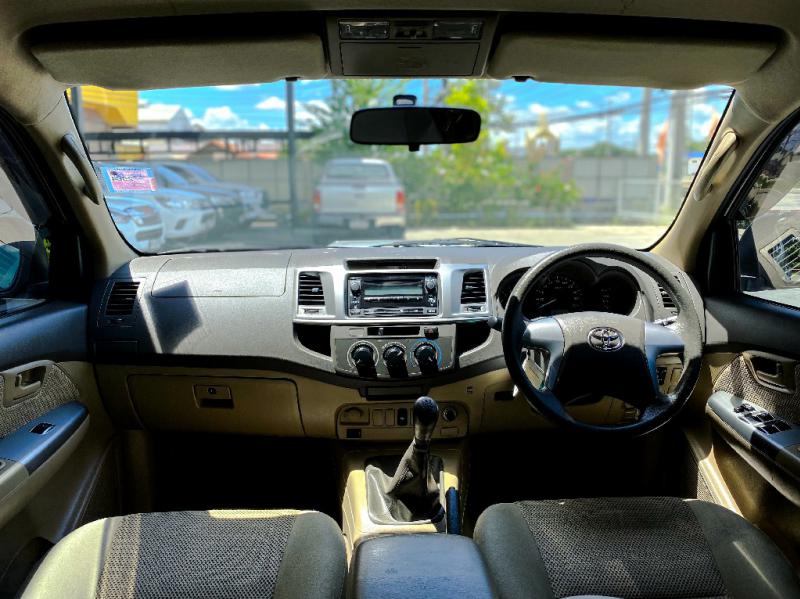 VIGO CHAMP 4DR 2.5 E PRERUNNER 