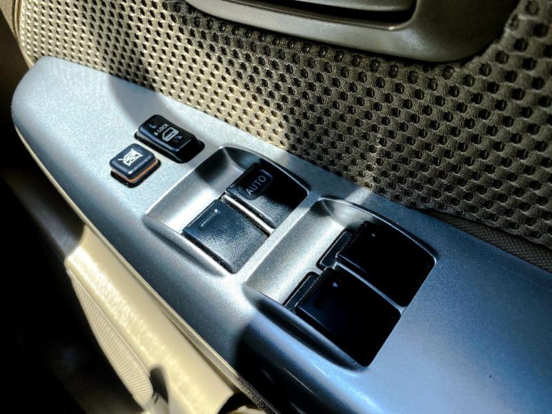 VIGO CHAMP 4DR 2.5 E PRERUNNER 