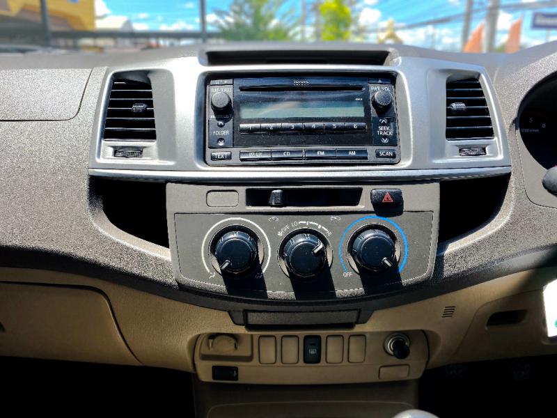 VIGO CHAMP 4DR 2.5 E PRERUNNER 