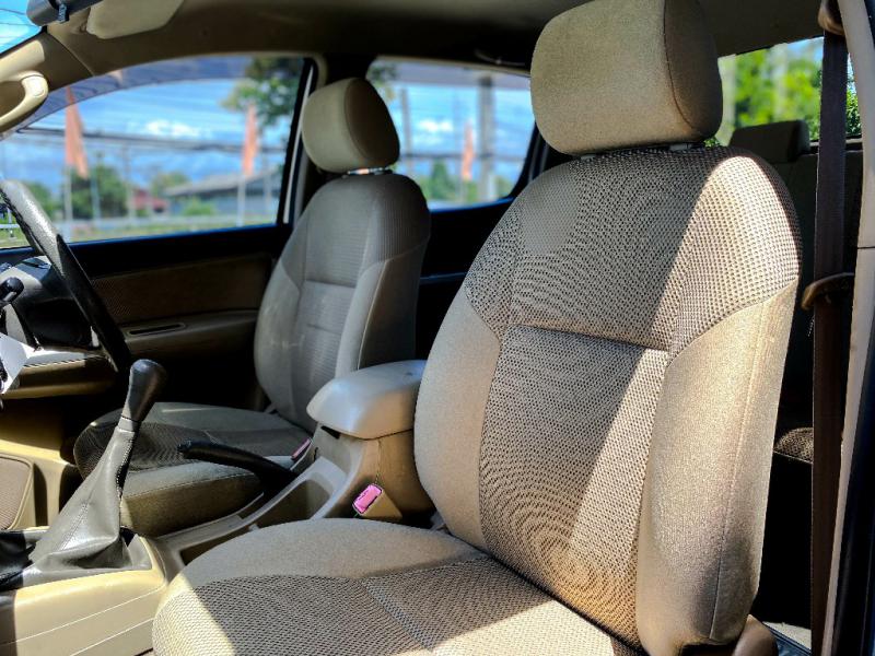 VIGO CHAMP 4DR 2.5 E PRERUNNER 