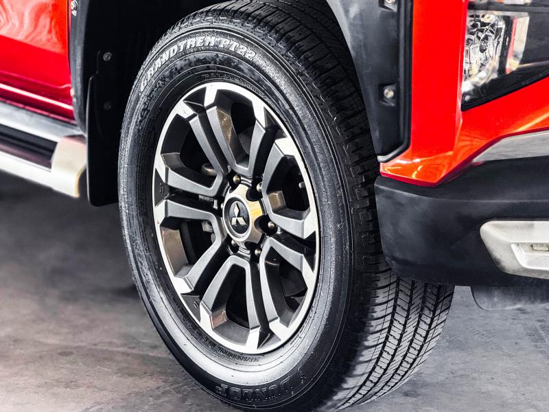 TRITON PLUS 4DR 2.4 GLS MIVER CLEAN