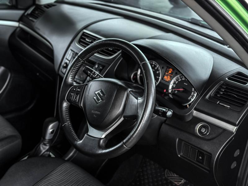 SWIFT 1.2L GLX CVT 