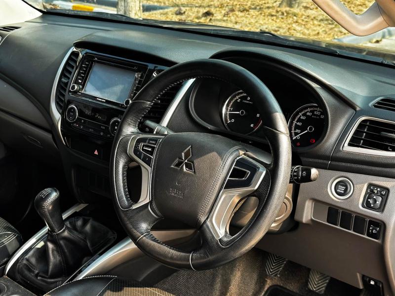 TRITON PLUS MEGA CAB 2.4 GLS LTD