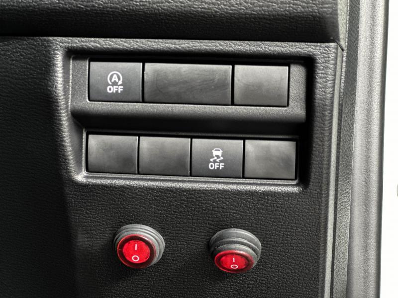 TRITON SINGLE CAB 2.4 PRO 4WD