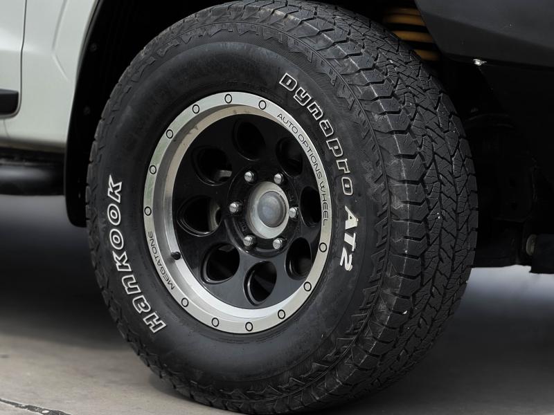 TRITON SINGLE CAB 2.4 PRO 4WD