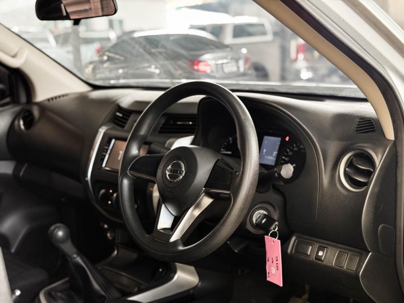 NAVARA KING CAB NP300 2.5 SL
