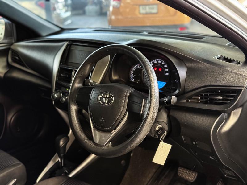YARIS HACTHBACK 1.2 J CVT