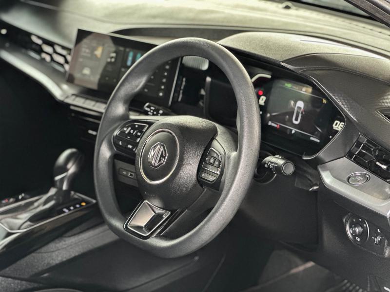 MG 5 1.5 X i-SMART SUNROOF รถมือสองเชียงใหม่ รถมือสองลำพูน รถยนต์มือสอง